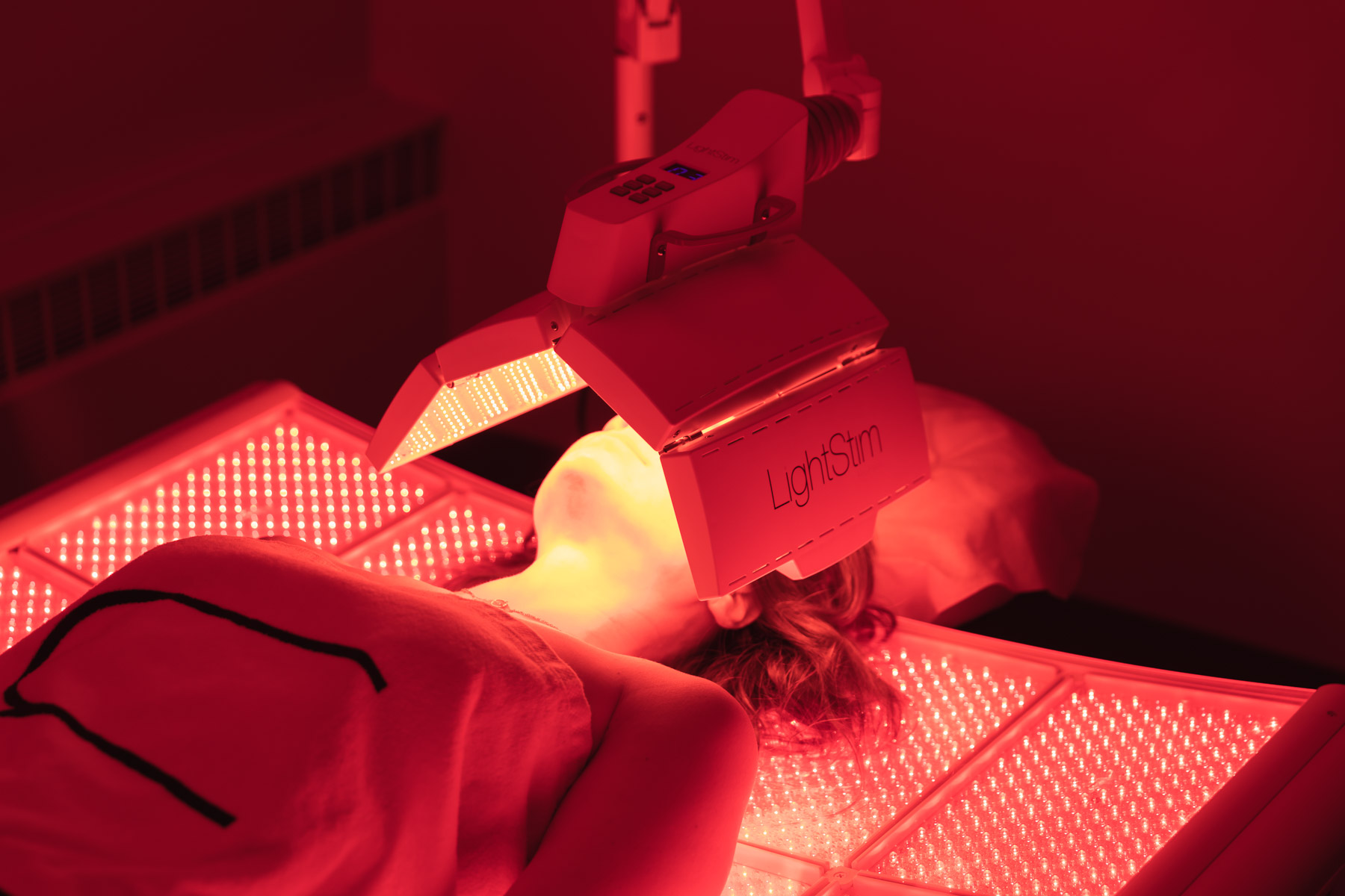 Evolv-Med-Spa-LED-Light-Therapy-2
